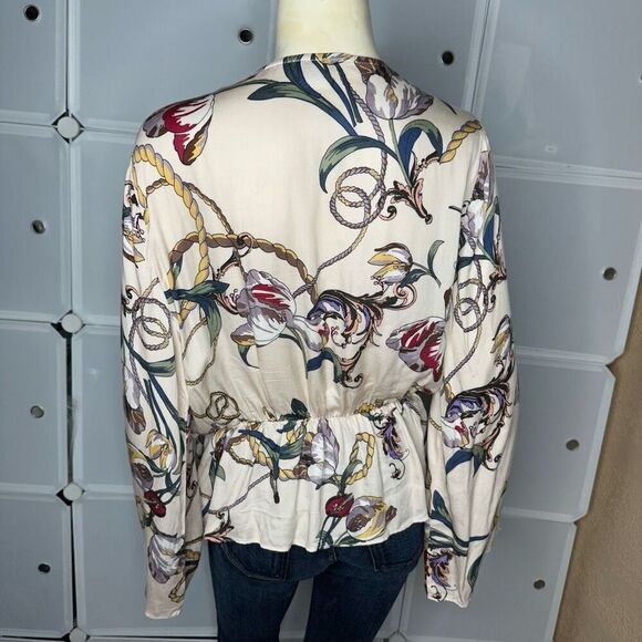 FATE FLORAL PRINTED TIE FRONT PEPLUM BOTTOM BLOUSE Size Medium - Picture 2 of 8